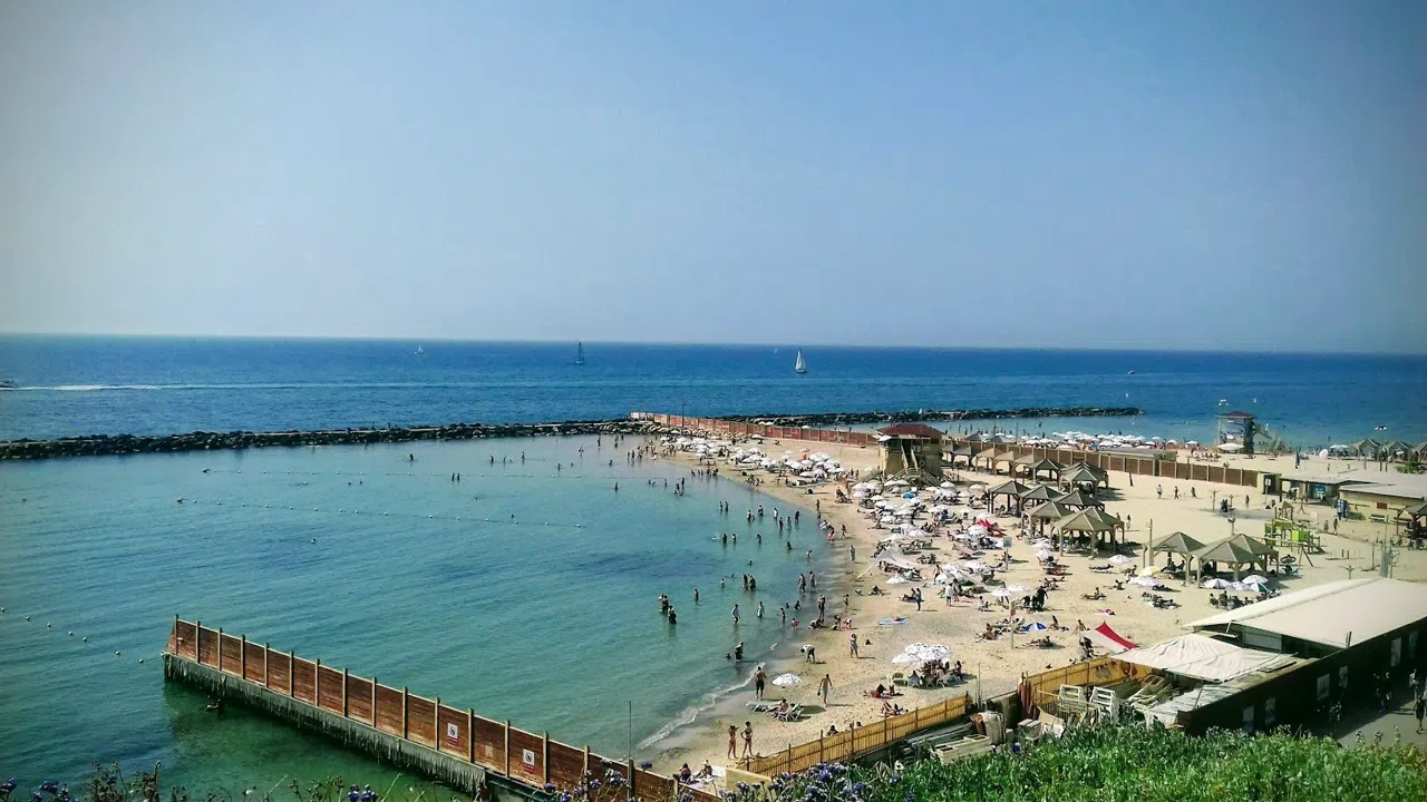 October in Tel Aviv Means Warm Sea and Walkable Streets
