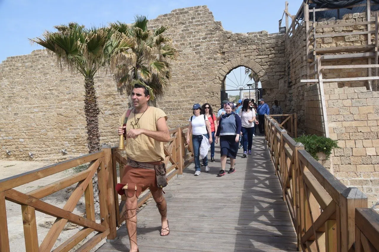 Caesarea im September auf einem Tagesausflug nördlich von Tel Aviv