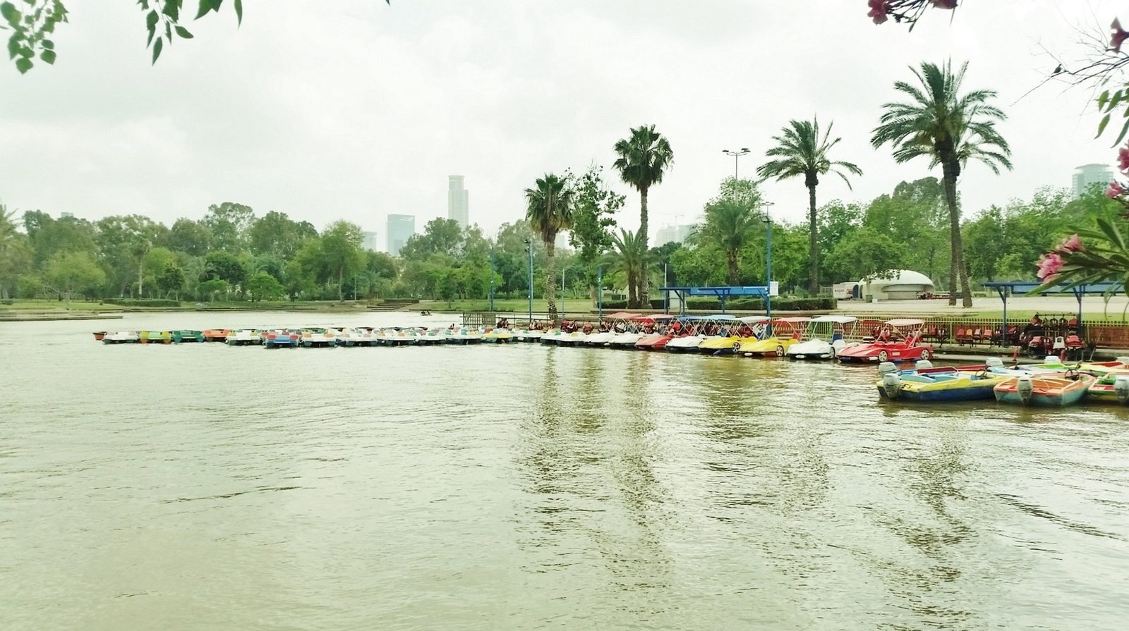 Agam HaPark boat hire, Tel Aviv