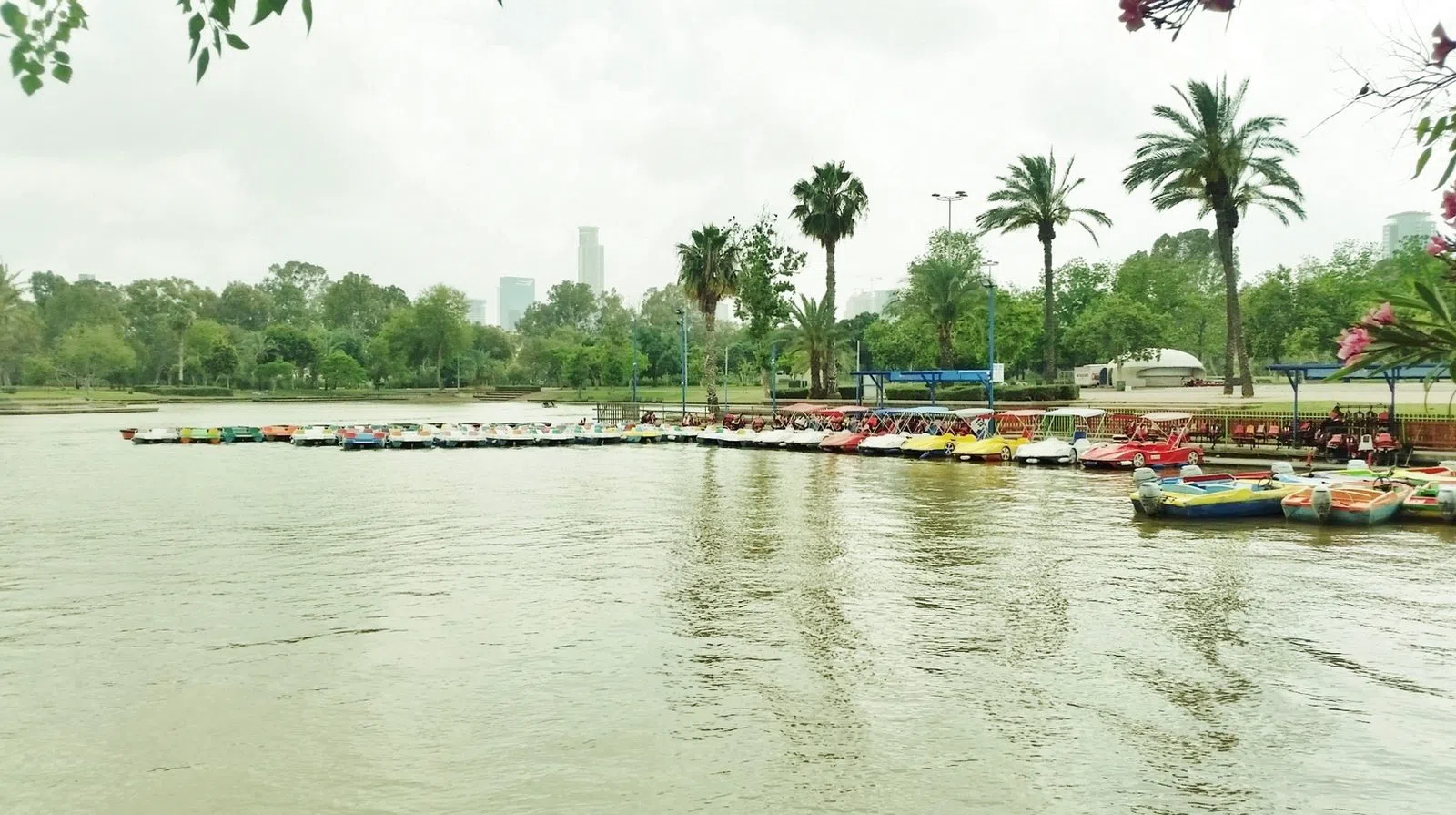 Agam HaPark boat hire, Tel Aviv
